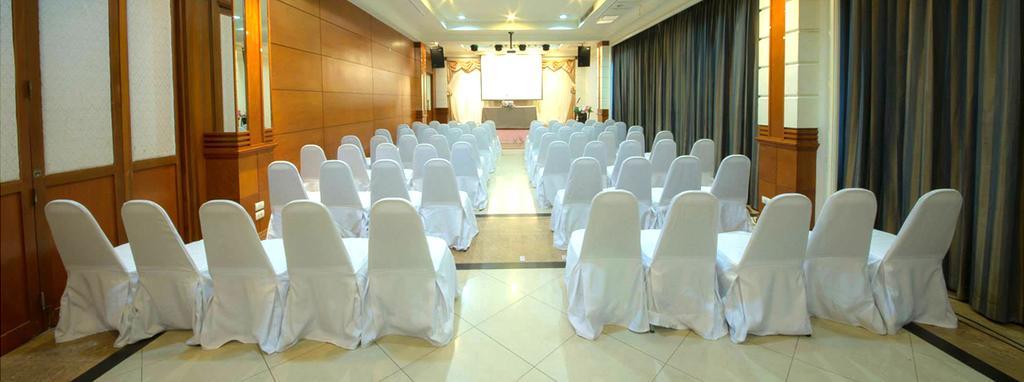 Chakungrao Riverview Hotel Kamphaeng Phet Bagian luar foto