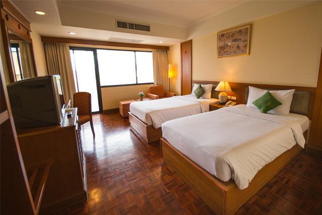 Chakungrao Riverview Hotel Kamphaeng Phet Bagian luar foto