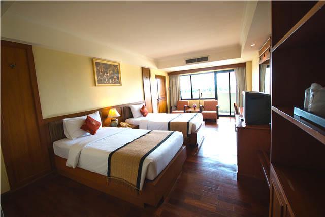 Chakungrao Riverview Hotel Kamphaeng Phet Bagian luar foto